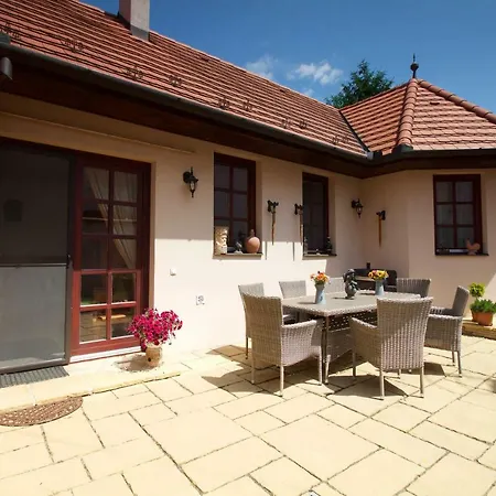 Leo Vendeghaz Maison d'hôtes 4*